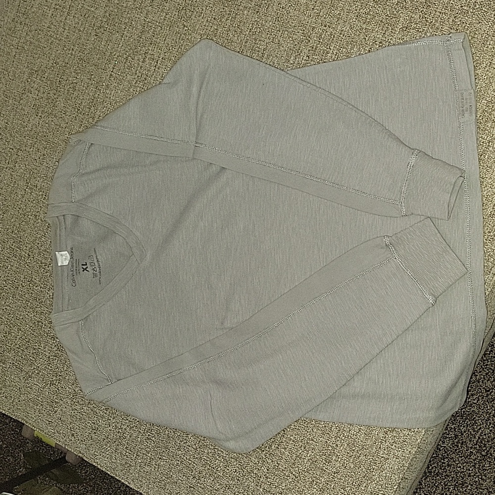CALVIN KLEIN JEANS SZ XL GRAY SHIRT LIKE NEW CONDITION
